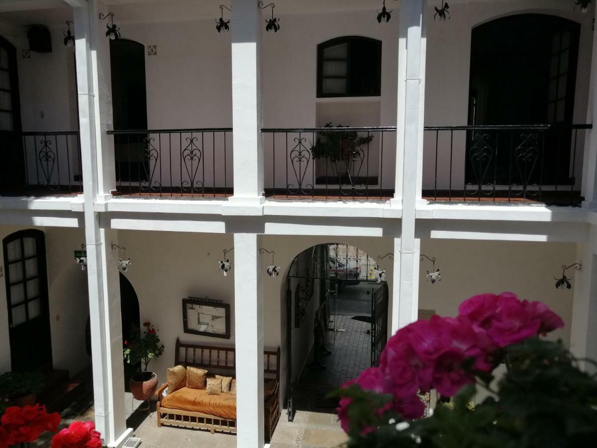 El Hotel De Su Merced Sucre Exterior photo
